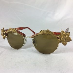 MERCURA Celebrity Vintage Sunglasses with Dahlias